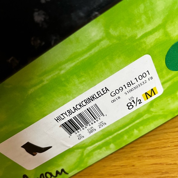 Black shiny boots - Picture 6 of 6